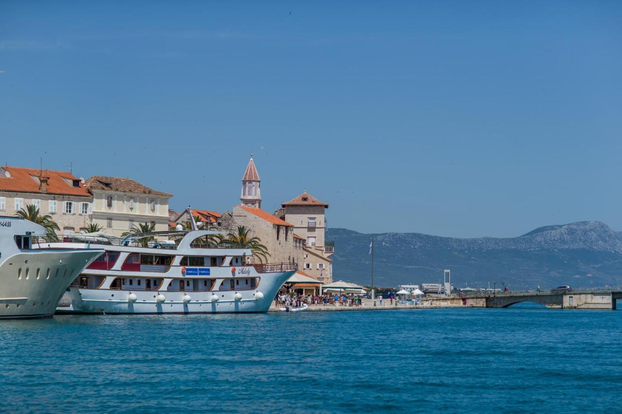 Mar Deluxe Apartments Trogir Luaran gambar